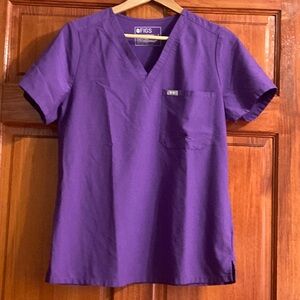 FIGS TOP PURPLE SCRUBS